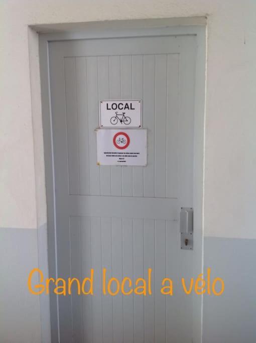 Eole, Idealement Situe Sur Le Port De St Martin De Re Saint-Martin-de-Ré Εξωτερικό φωτογραφία